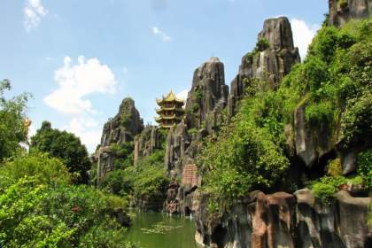 岘港五行山与山水石雕村