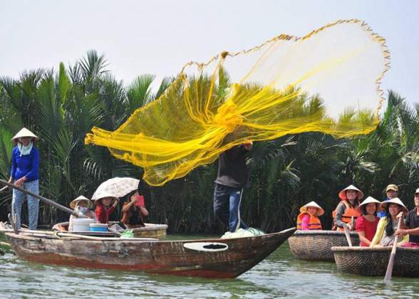 TRẢI NGHIỆM RỪNG DỪA BẢY MẪU