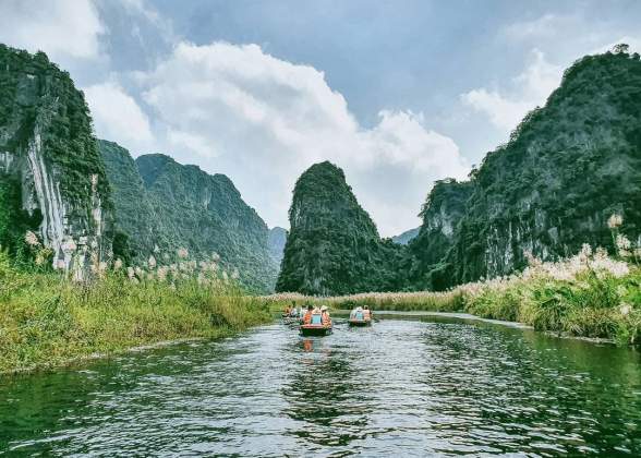 Hanoi - Bai Dinh Pagoda – Trang An Cave Full-Day Tour