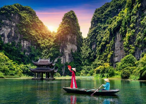 Hanoi - Bai Dinh Pagoda – Trang An Cave Full-Day Tour