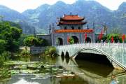 Hanoi - Ninh Binh Hoa Lu - Tam Coc one day tour: