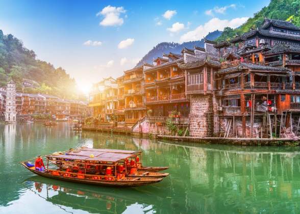 GIẢM SỐC : PHƯỢNG HOÀNG CỔ TRẤN – PHÙ DUNG TRẤN - TRƯƠNG GIA GIỚI – NỮ NHI THÀNH