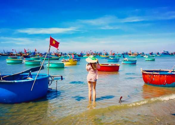 Beautiful Southern Vietnam Holiday 7 Days 6 Nights Tour