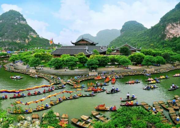 Hanoi - Bai Dinh Pagoda – Trang An Cave Full-Day Tour