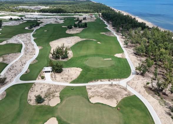 GOLDEN SANDS GOLF RESORT